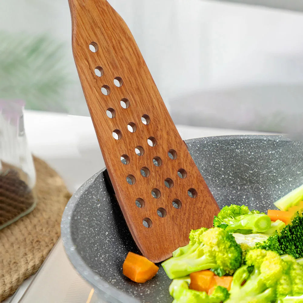 Wooden Filter Shovel Spatula – Non-Stick Frying & Steak Cooking Tool with Drain Holes